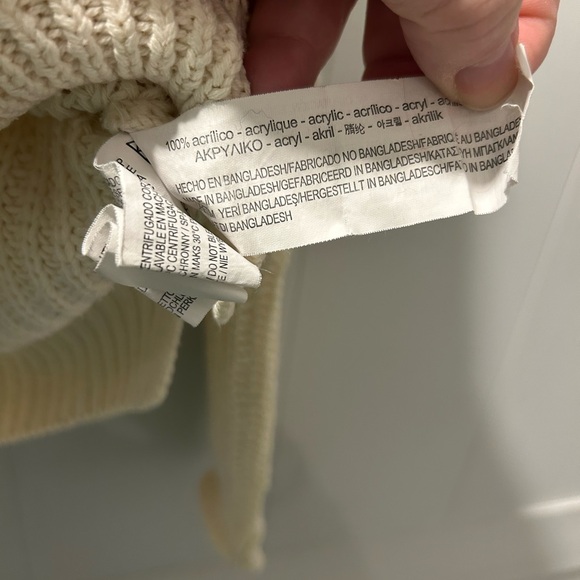 Pull & Bear Ladies Cable Knit Crew Neck Sweater Size Small - Picture 3 of 4